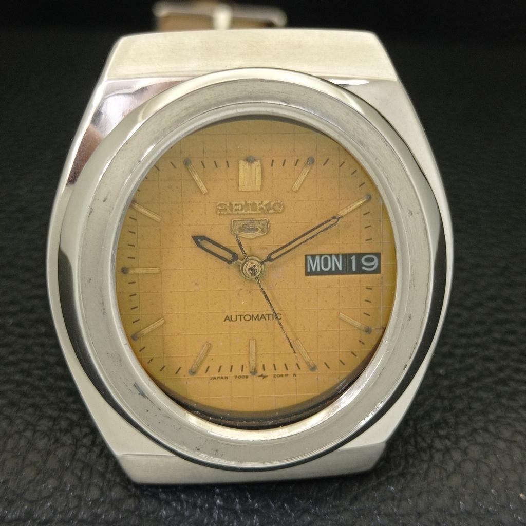VINTAGE SEIKO 5 AUTOMATIC JAPAN MENS ORIGINAL DIAL WATCH a702371-5