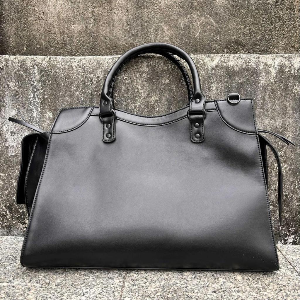 Punk Nieten Motorrad Tragetasche: Große Pendler-, Reise- und Sporttasche für heiße Mädchen