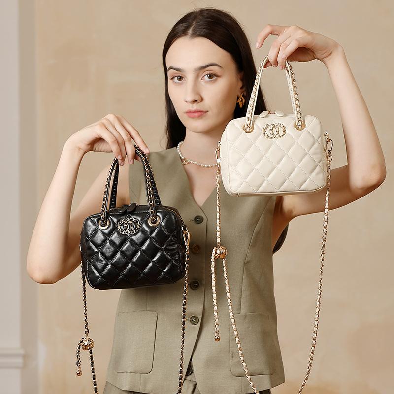 Genuine Leather Style Quilted Bag Handheld Camera Bag High-End Top Layer Leather Quilted Chain Bowling Bag Crossbody Bag