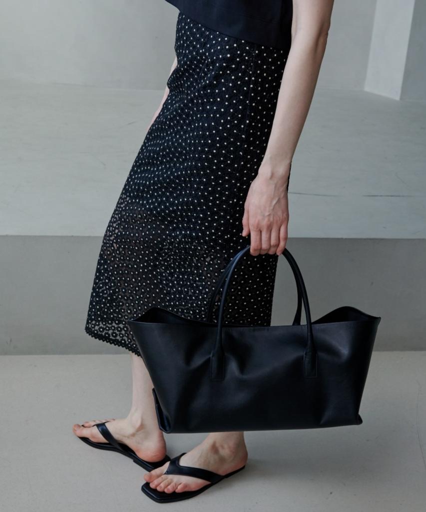 Owaiwai Embroidered Daisy Lace Skirt_Black