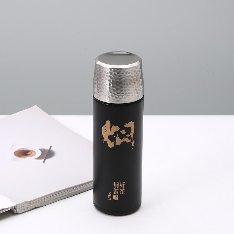 Goldene und silberne Hammerabdeckung 316 Edelstahl gedünsteter Tee Thermosbecher Intelligente Temperaturanzeige gedünsteter Teebecher Thermosbecher mit großem Fassungsvermögen