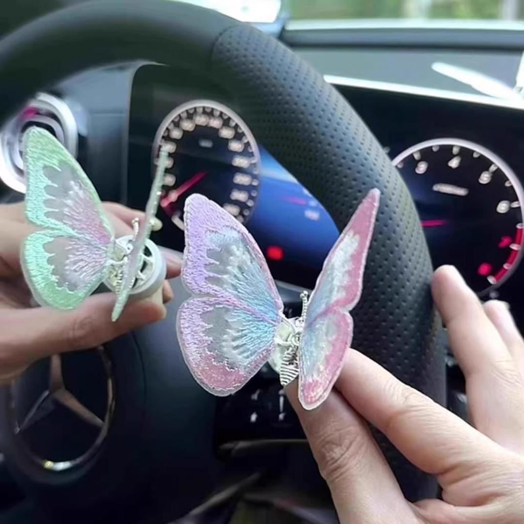 Butterfly Motion Car Vent Ornament: Creative Center Console Decoration