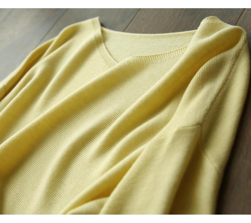 2024 Spring/Autumn Women's Nine-Sleeve V-Neck Knit Top