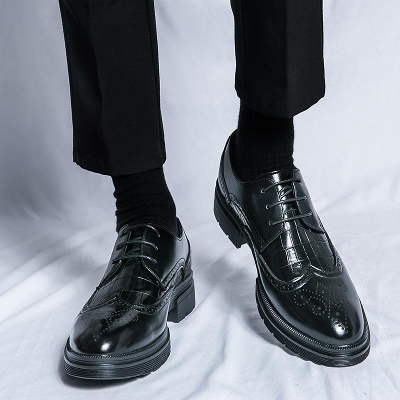 New Brock men's shoes British pointed engraved leather shoes business dress Korean version breathable wedding leather shoes men