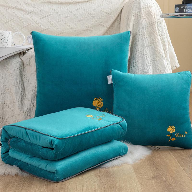 

Современное минималистичное двустороннее вышитое флисовое детское одеяло-подушка 40x40 cm, unfolds to 105x150 cm (approx. 0.85 kg)