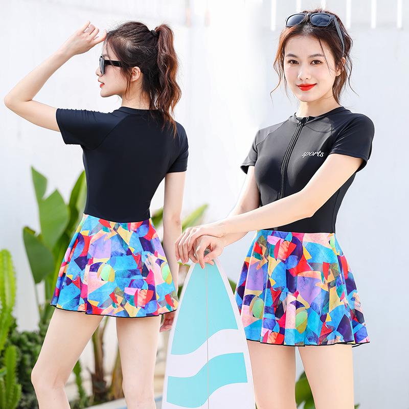 2026 Women's Long Sleeve One-Piece Swimsuit: Sun Protection, Solid Color, Patchwork, Zipper, Customizable, Conservative Style