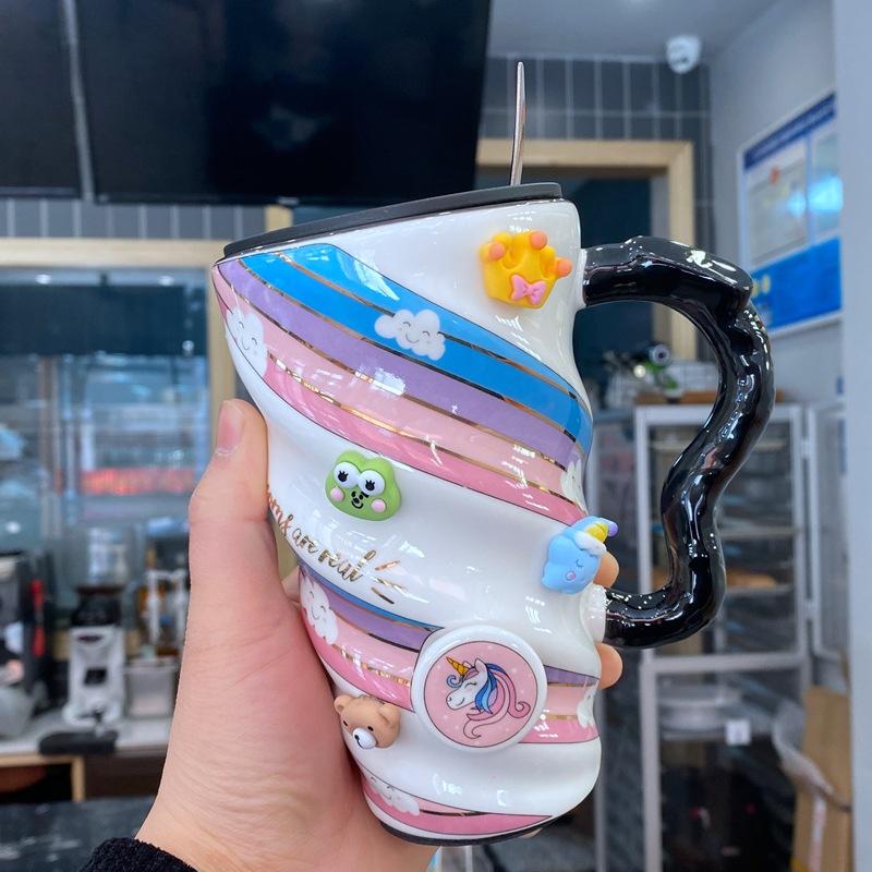 

Cute Rainbow Unicorn Ceramic Thread Mug with Lid Spoon Girl Heart Drinking Water Cup Office Coffee Cup 520ml