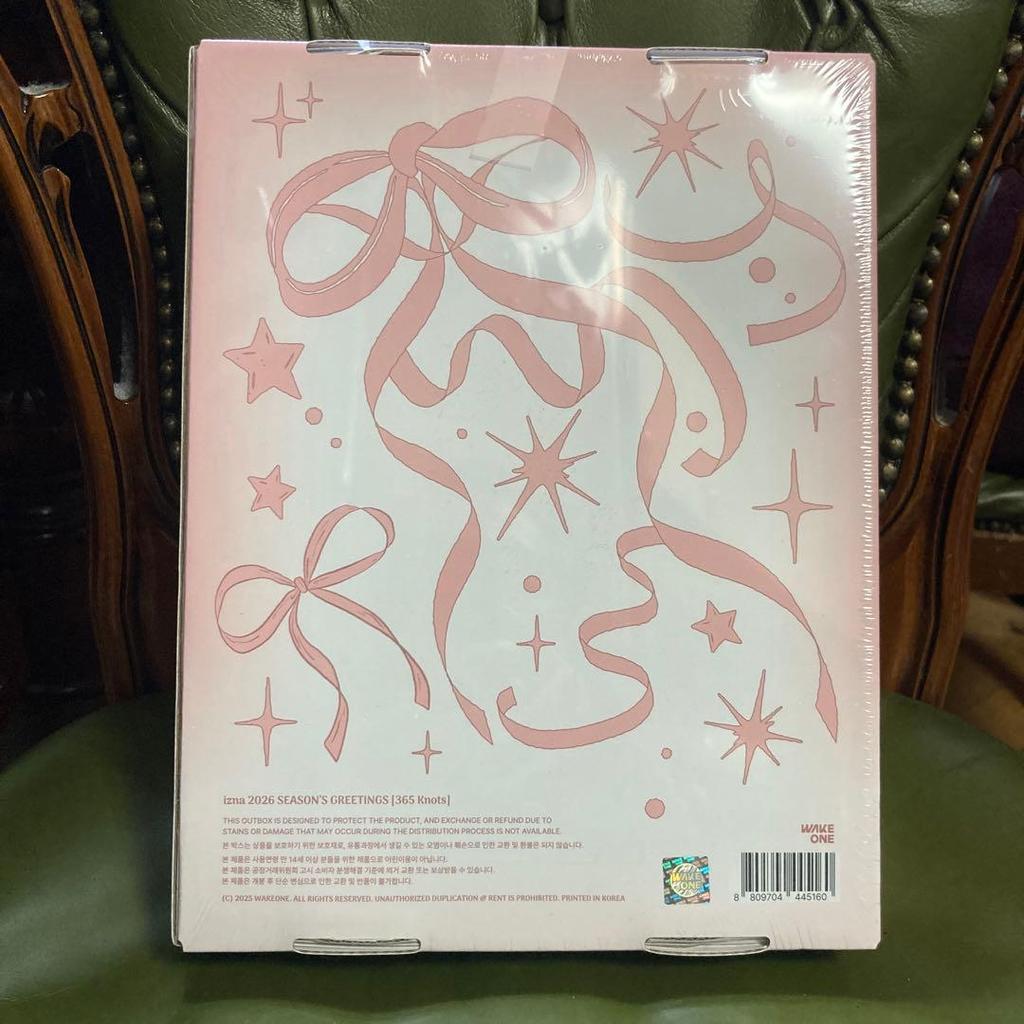 [USED] izna 2026 Season's Greetings - Includes all 6 bonus trading cards.