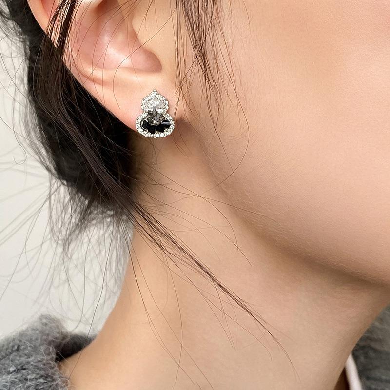 Silver needle zircon crystal gourd stud earrings light luxury high-end earrings simple daily versatile new Chinese earrings wholesale