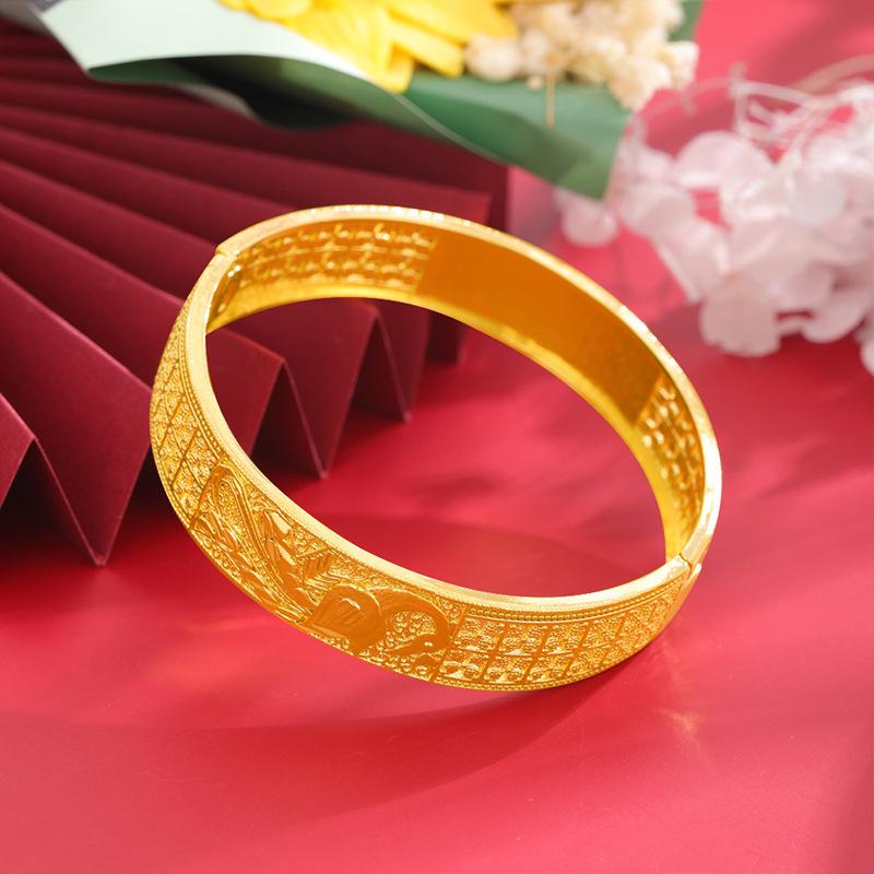Hollow Carved Retro Bracelet Peacock Open Screen Buckle Bracelet 17CM