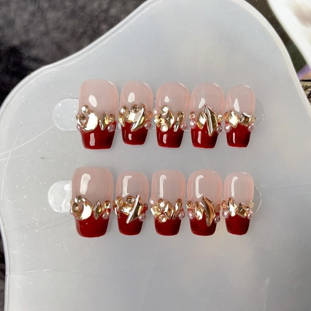 New Year's Handcrafted Nail Art With Gentle Aurora Rhinestones For Ladies