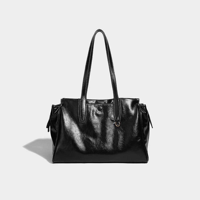 

2024 Summer New High-Quality Travel Bag, Vegetable-Tanned Leather Briefcase, Large Capacity, Fashionable and Versatile Tote Bag чёрный