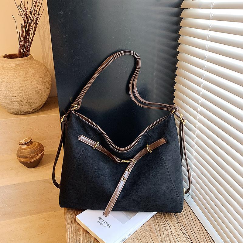 Large Capacity Retro Tote Bag Women's Autumn and Winter New Fashion Versatile Commuter Shoulder Bag Backpack