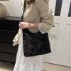 Large Capacity One Shoulder Bag Vintage Underarm Bag Stylish Handbag Street Style