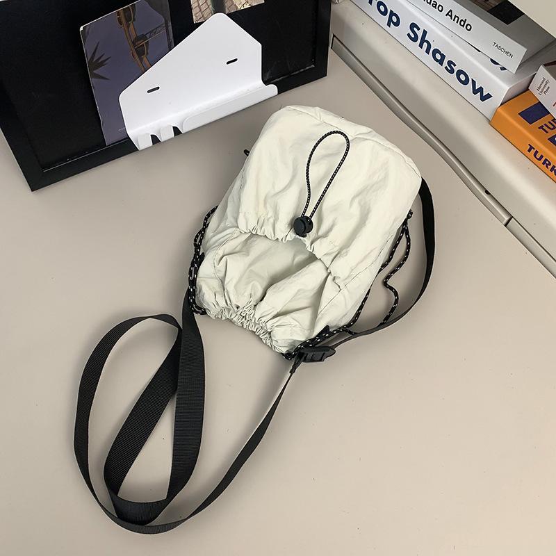 Simple Drawstring Messenger Bag Casual Shoulder Bag Trendy Outdoor Mobile Phone Bag Bundle Mouth Personalized Lightweight Bucket Bag