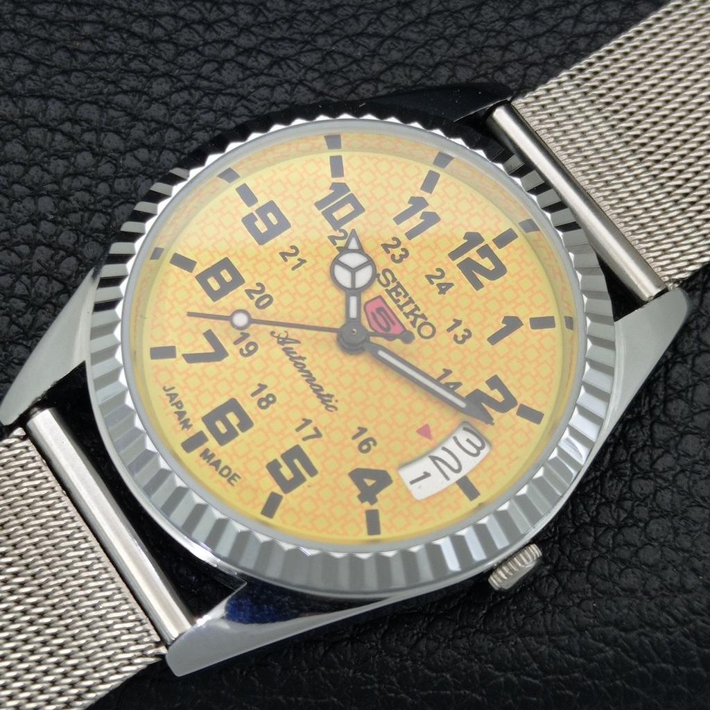 VINTAGE SEIKO 5 AUTOMATIC REFURBISHED JAPAN MENS YELLOW DIAL WATCH a443960-1