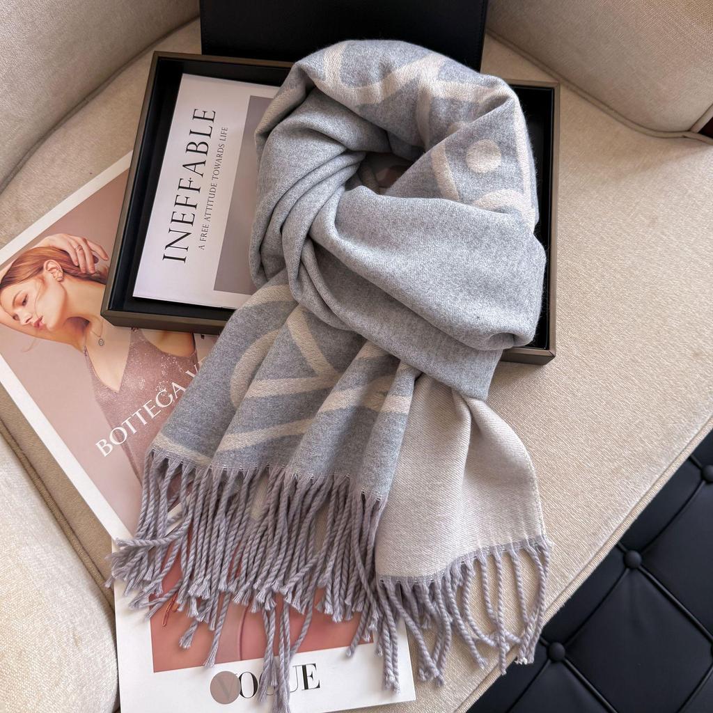 Elegant Double-Sided Scarf: Thick, Warm Neck Warmer for 2025 Autumn/Winter – Stylish and Trendy Shawl