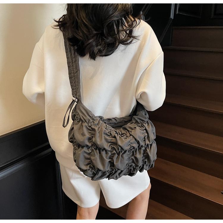 2025 Cloud Bag Niche Design Pleated Shoulder Bag Girl Cute Texture Bubble Underarm Bag Tote Bag
