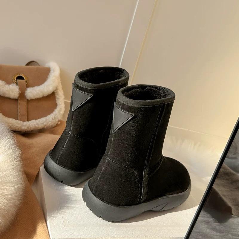 

Medium tube snow boots women s 2025 autumn and winter new thick-soled heightening temperament short boots piled warm cotton shoes fluffy shoes women 40 чёрный