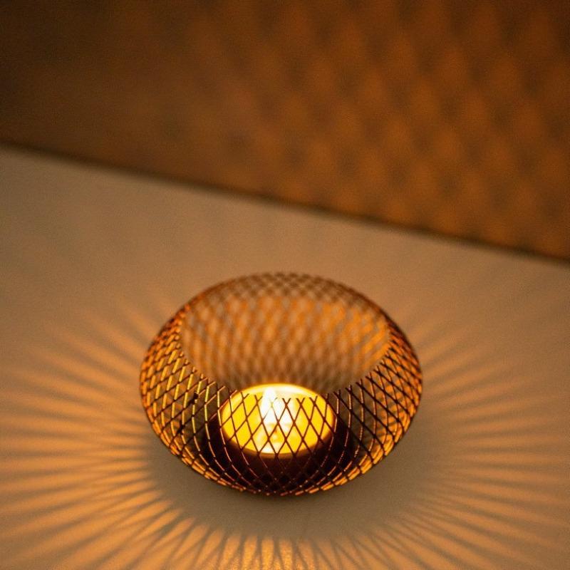 Iron Lantern Candle Holder Sturdy High Temperature Resistant Mesh Hollow Design Aromatherapy Lamp Table Decoration Metal Crafts
