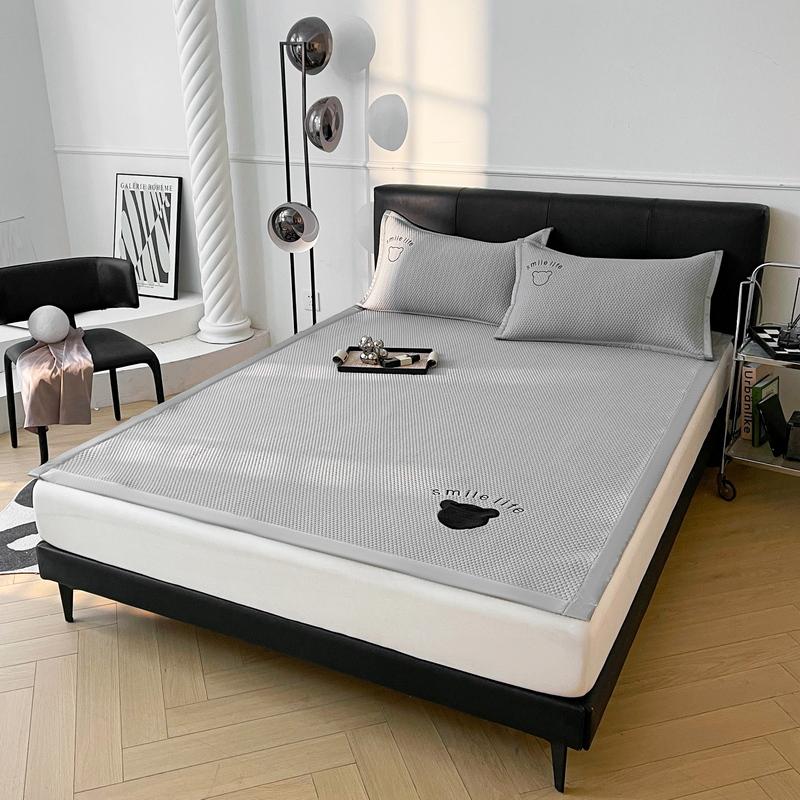 3PC Ice Silk Bean Mat Dormitory Air Conditioning Soft Mat 2024 Bed Dust Mat (two Pillowcases Included)
