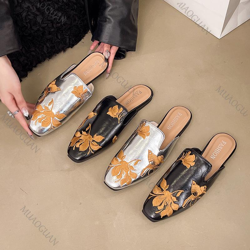 Fashion Retro National Style Embroidery Baotou Half Slippers Women 2025 Summer Flat Bottom Casual Mules Fashion Outdoor Slip On Slipper