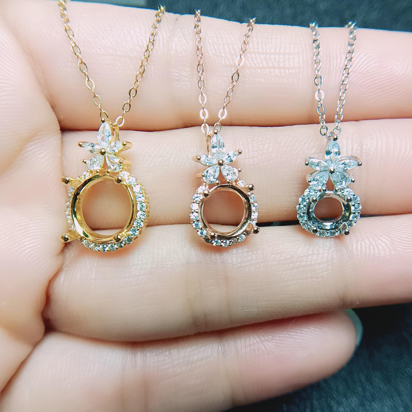 

Women’s Fashion S925 Silver Pendant with Round Settings (6mm, 8mm, 10mm) in White, Rose, or Gold Plated Options Gold Empty Setting 6x6