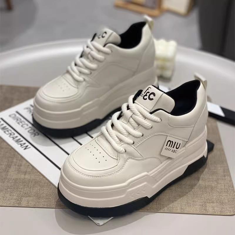 Platform-soled muffin sneakers fashionable versatile casual shoes