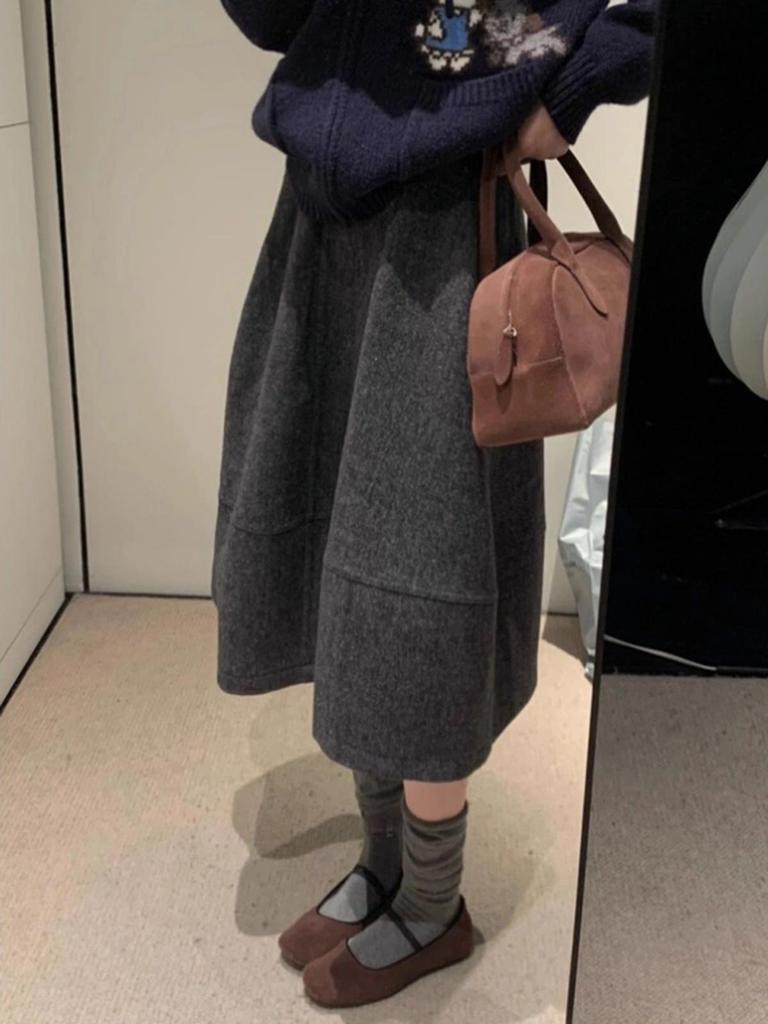 Women's Woolen Floral Bud A-line Skirt - Petite High Waist, Thickened for Autumn/Winter, Slim Umbrella Design