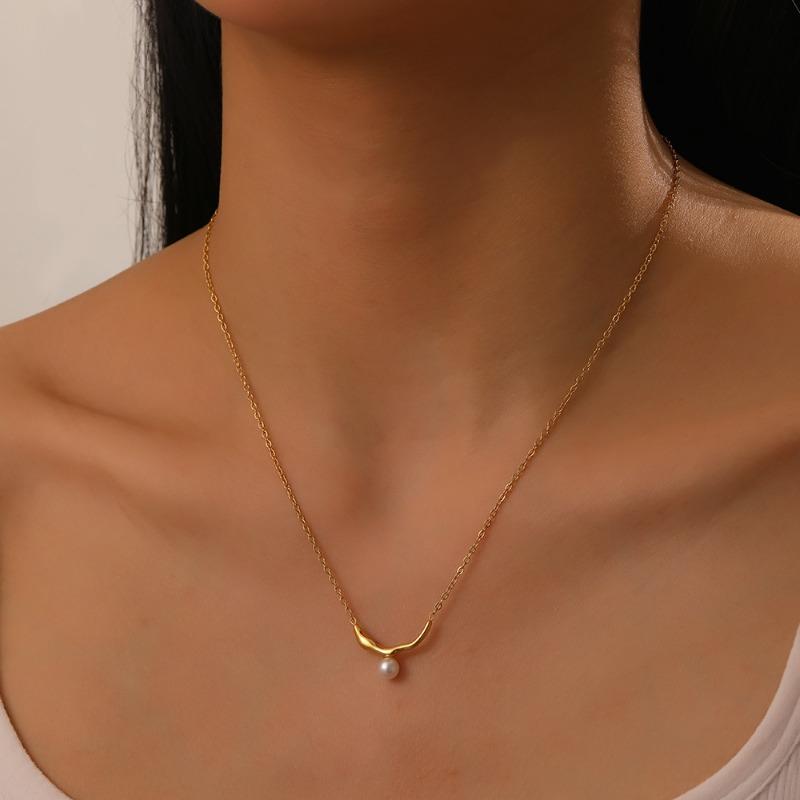 Gold Plated Antler Freshwater Pearl Pendant Necklace, Stainless Steel Dainty Choker, Waterproof Elegant Jewelry for Women Gift