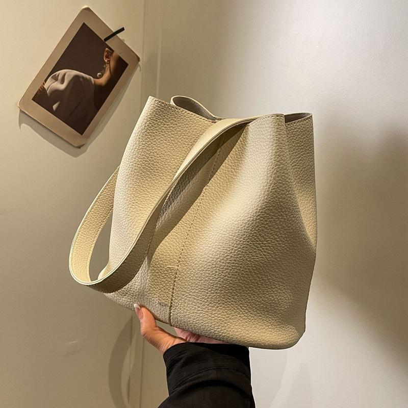 New Bucket Bag Women's Soft Pitot Bag Large Capacity Versatile Commuter Shoulder Bag