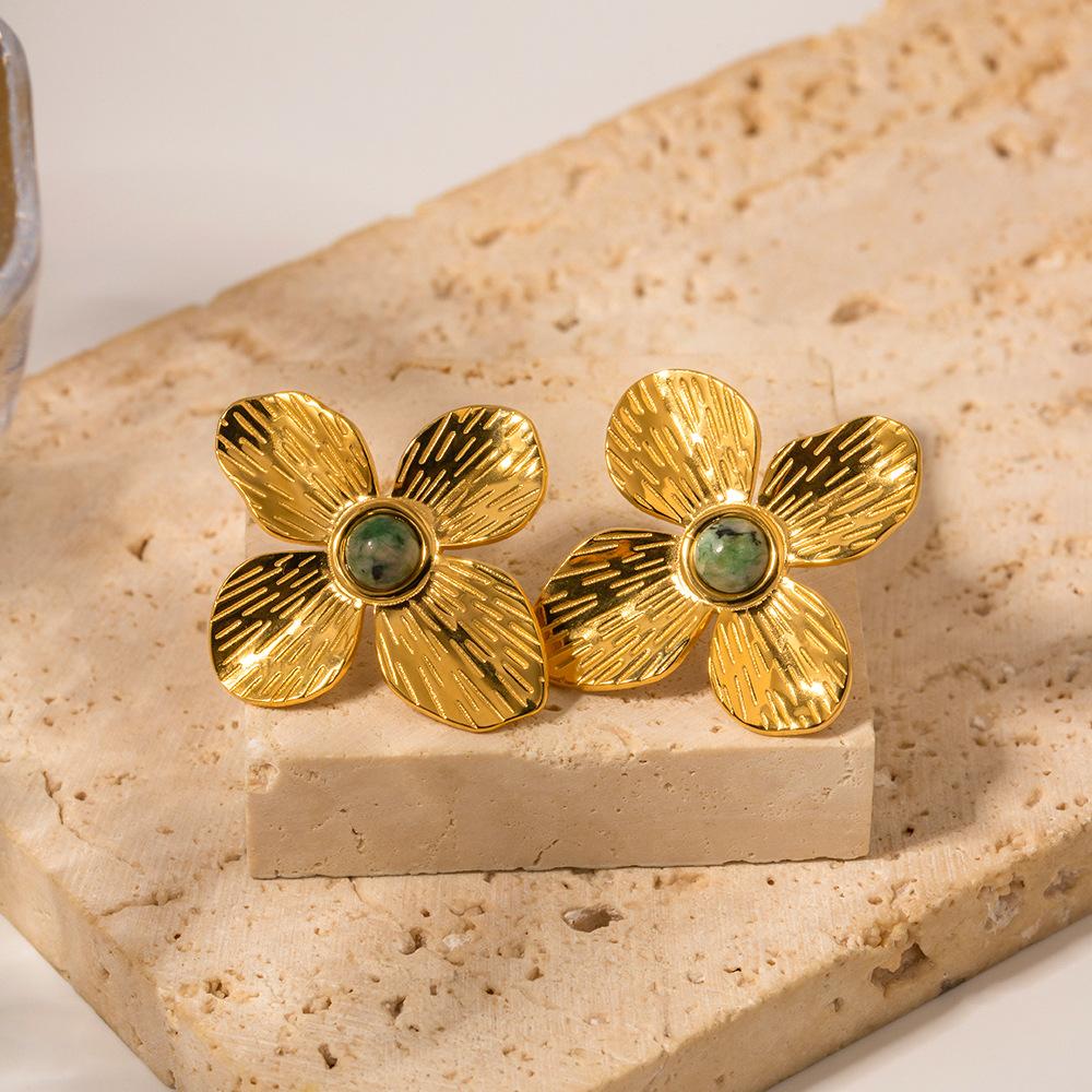 French court 18K gold radial inlaid natural African turquoise four-petaled flower earrings design earrings wholesale