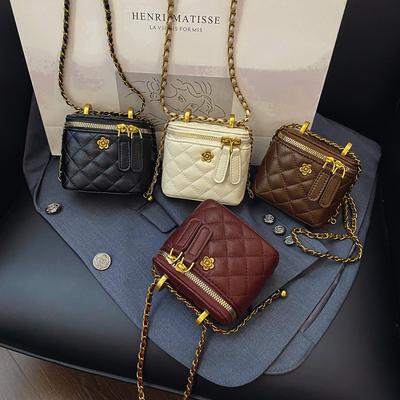 Small Bag Women's New Chain Messenger Bag Fashionable Small Square Bag