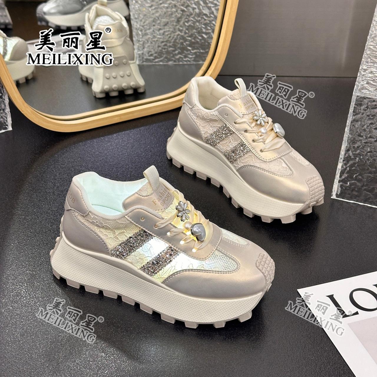 

Женская весна-лето 2024 года, новая дышащая толстая подошва, увеличивающая размер, спортивная, легкая обувь для папы 40 золотой