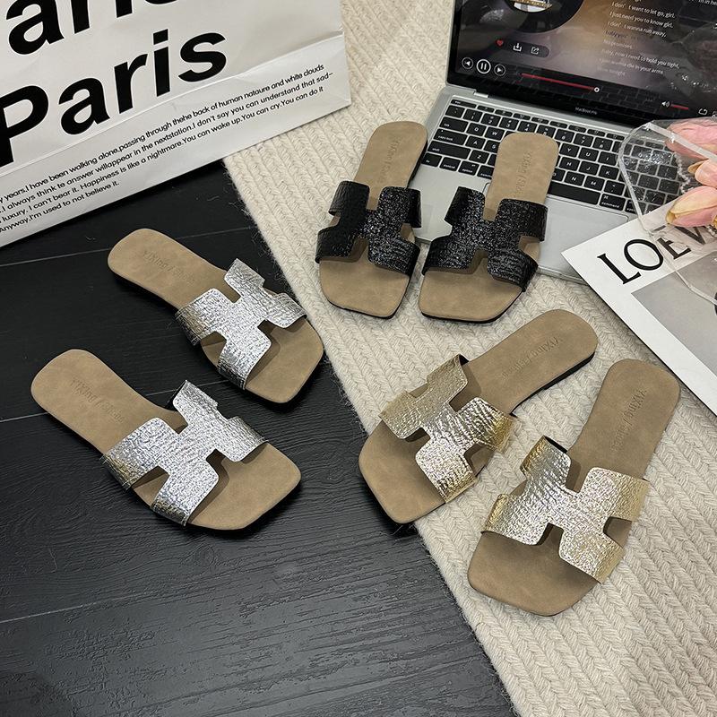 Hausschuhe Sommer 2025 kleiner duftender Wind aus Französischer Sommer Internet-Berühmtheit Damenmode Sandalen flache Sohle neu zu tragen weiches Leder