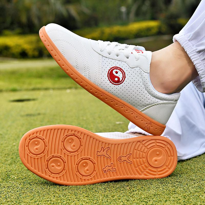Scarpe Tai Chi da donna nuove per primavera e autunno scarpe da pratica Tai Chi estive traspiranti suola in tendine di bue scarpe per arti marziali scarpe sportive