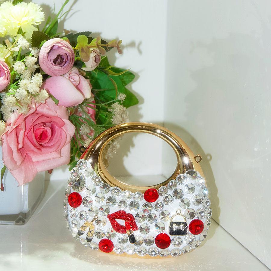 

Metallic shiny acrylic diamond lock handheld women s bag goose egg hand bag золотой