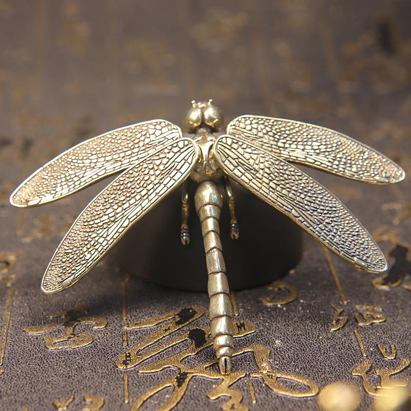 Módní mosazné figurky vážek Simulační zvířecí hračka Odnímatelná křídla Kancelářský stůl Malá ozdoba Dekorace do obývacího pokoje na TV skříňku