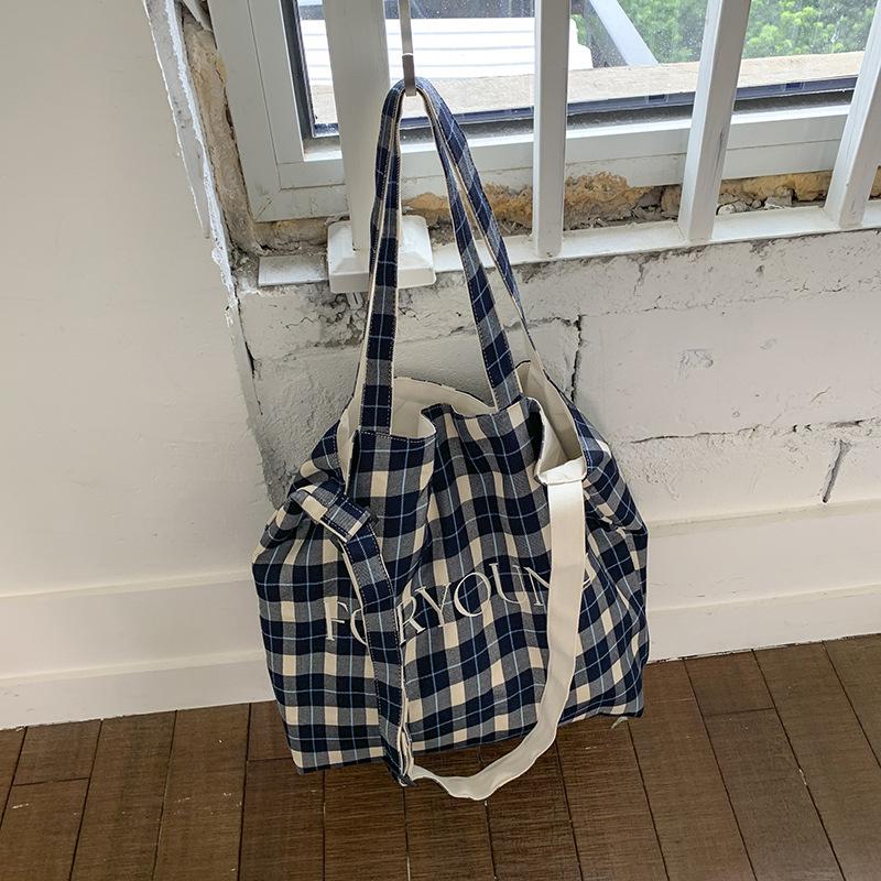 

Клетчатая освежающая летняя новинка 2025 сумка-тоут большая вместимость сумка для поездок на учебу дорожная сумка на плечо простая темно-синий
