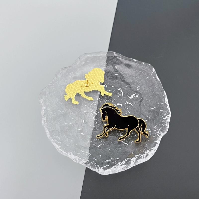 

1Pc Exquisite White Horse Brooch for Men and Women, Dark Horse Cute Animal Alloy Brooch, Cartoon Accessories чорний