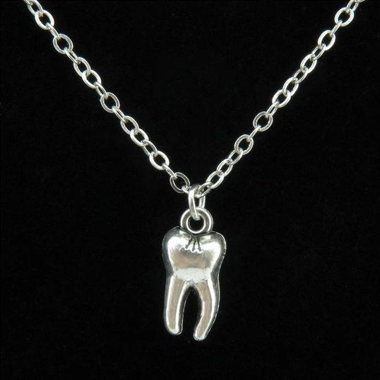 Retro Creative Silver Color Geometric Stereo Tooth Model Pendant Necklace for Women Men Medical Student Fashion Jewelry Gifts
