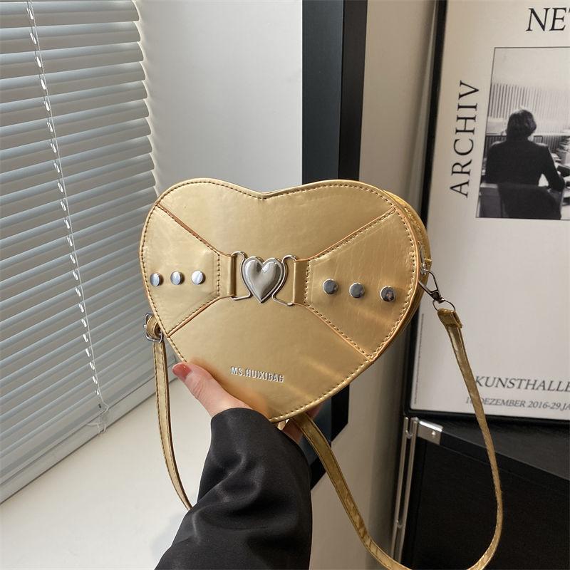 

Niche design bag 2025 new women s bag popular girl messenger bag premium texture heart shoulder bag