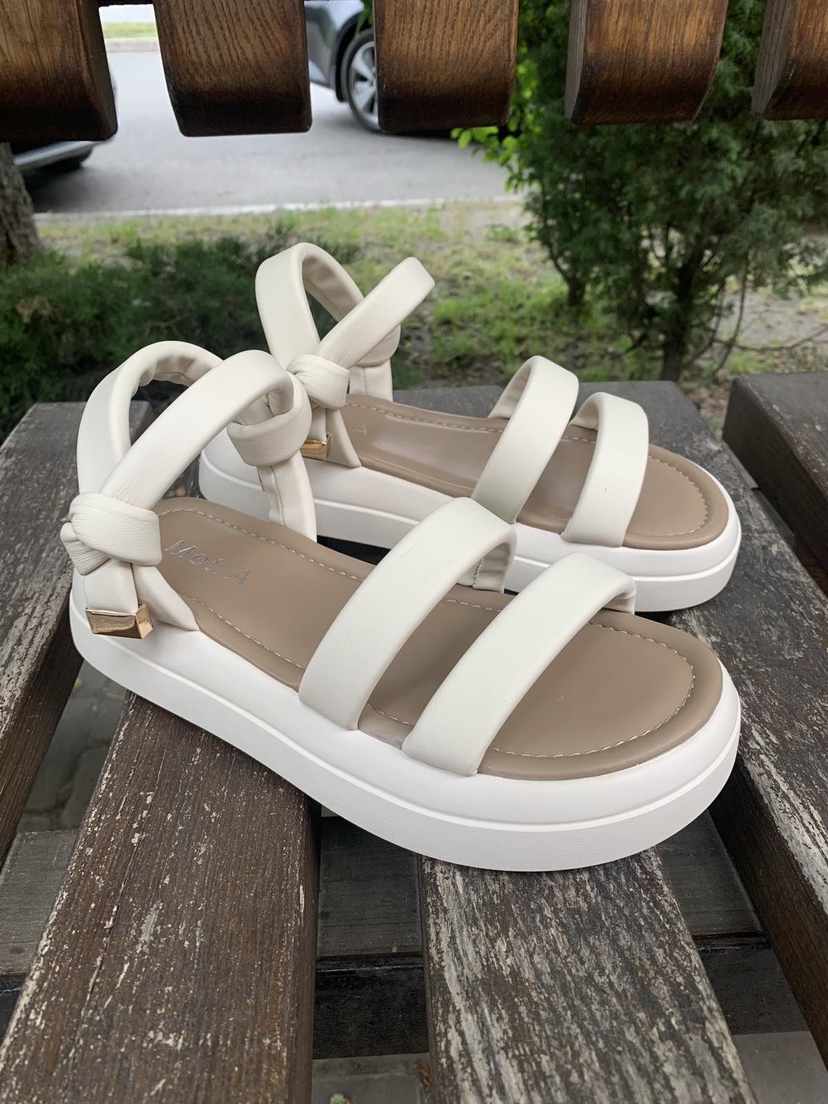 

Босоніжки Lifexpert 98835 36 бежева шкіра 37 бежевий