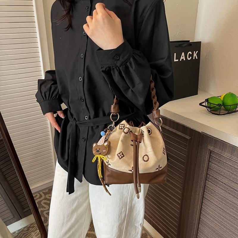 Bucket bag women's new bag messenger bag women's commuter handbag versatile women's shoulder bag
