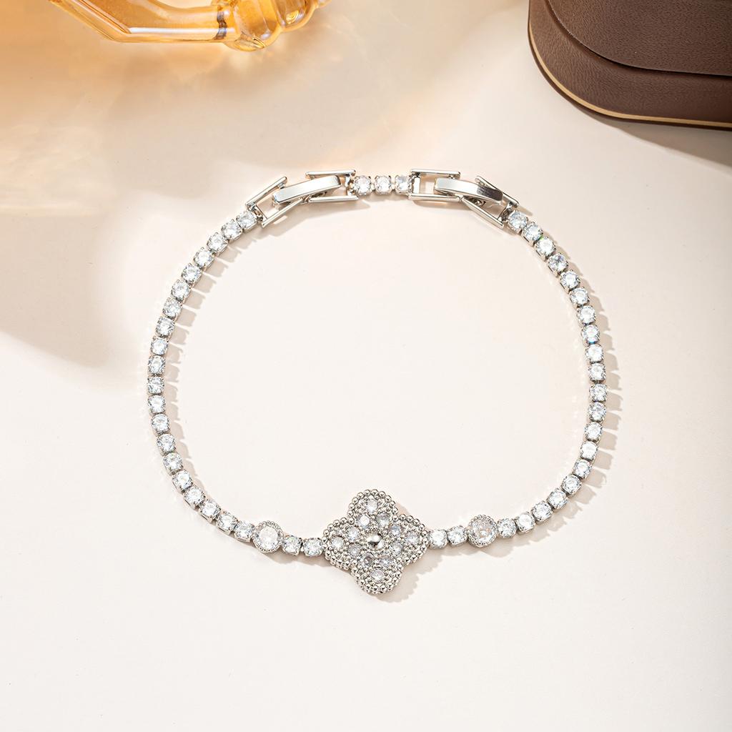 Luxury Clover Chain Bracelet for Women, Sparkling Cubic Zirconia Charm Bracelet, Elegant Four Leaf Clover Jewelry Gift