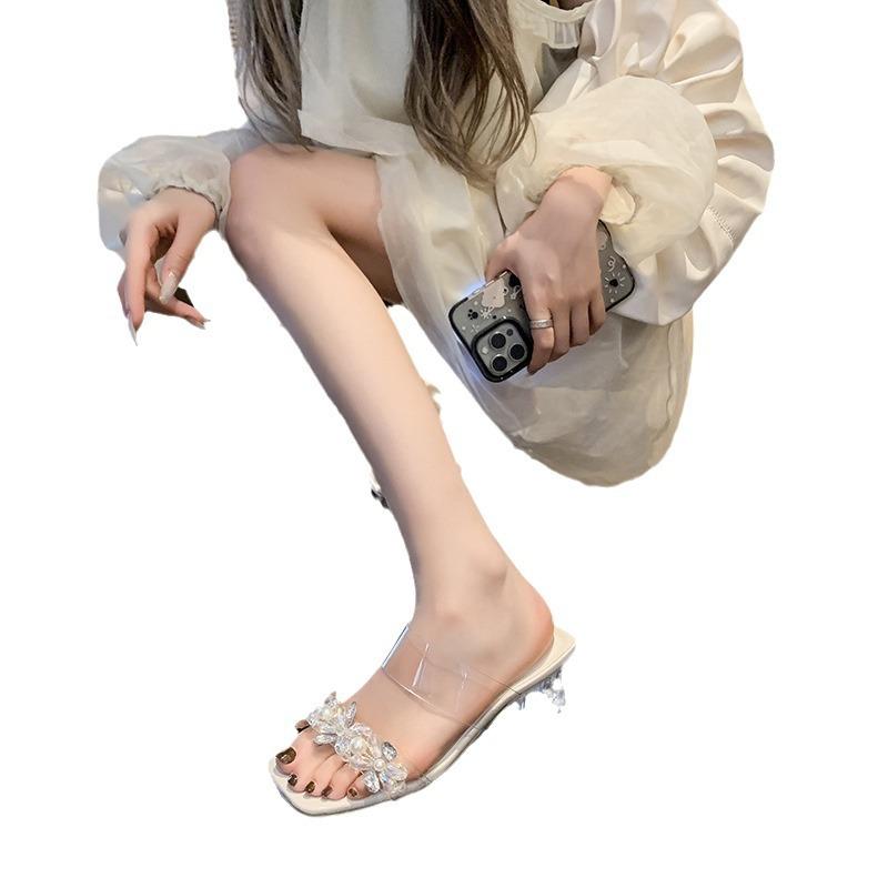 One-word drag women's new crystal flower thick heel cool slippers, wearing rhinestone square head half slippers