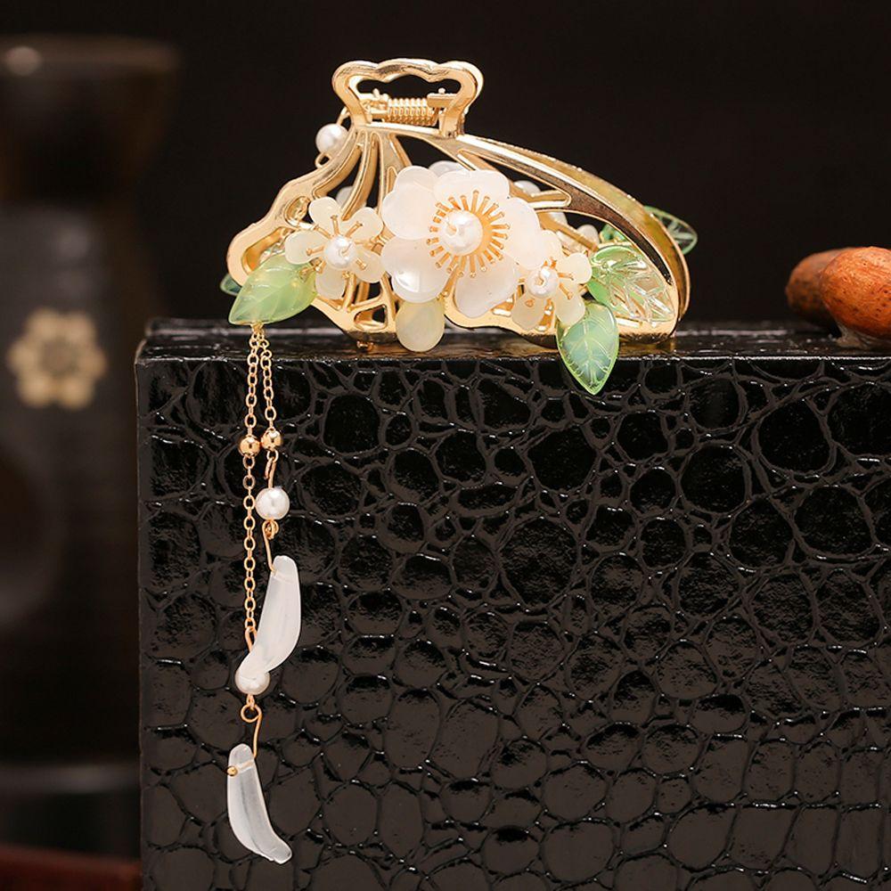Pearl Pendant Metal Hair Claw Flower Hair Clip Korean Style Hair Clip Women Hair Accessories