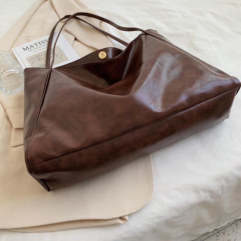 New Women's Large Capacity Tote Bag Soft Leather Shoulder Bag Vintage Casual Handheld Bucket Bag