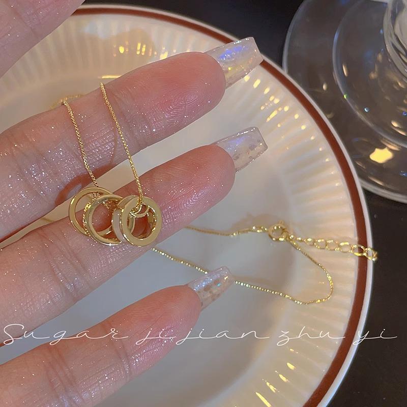 SUGAR Super Fairy Mother-of-Pearl Light Luxury Women's Clavicle Necklace