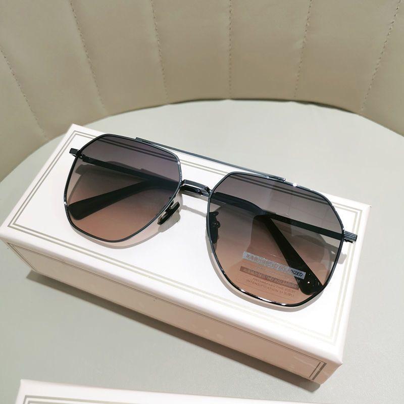 Fashionable Polarized Sunglasses for Women, Transparent Gradient Sunglasses for Men, Sun Protection and Anti-UV Sunglasses